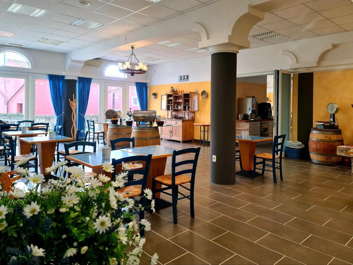 Hotel Stara Sola - Oleander Resort Korte Ngoại thất bức ảnh