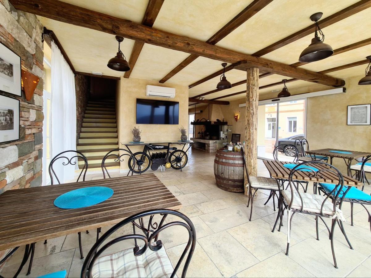 Hotel Stara Sola - Oleander Resort Korte Ngoại thất bức ảnh