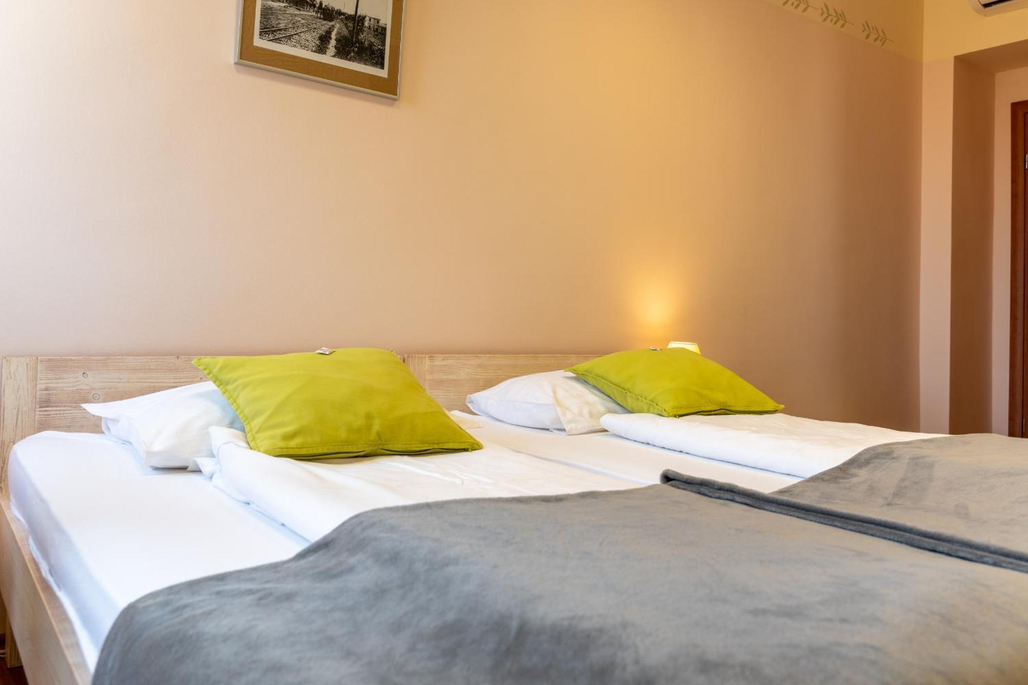 Hotel Stara Sola - Oleander Resort Korte Ngoại thất bức ảnh