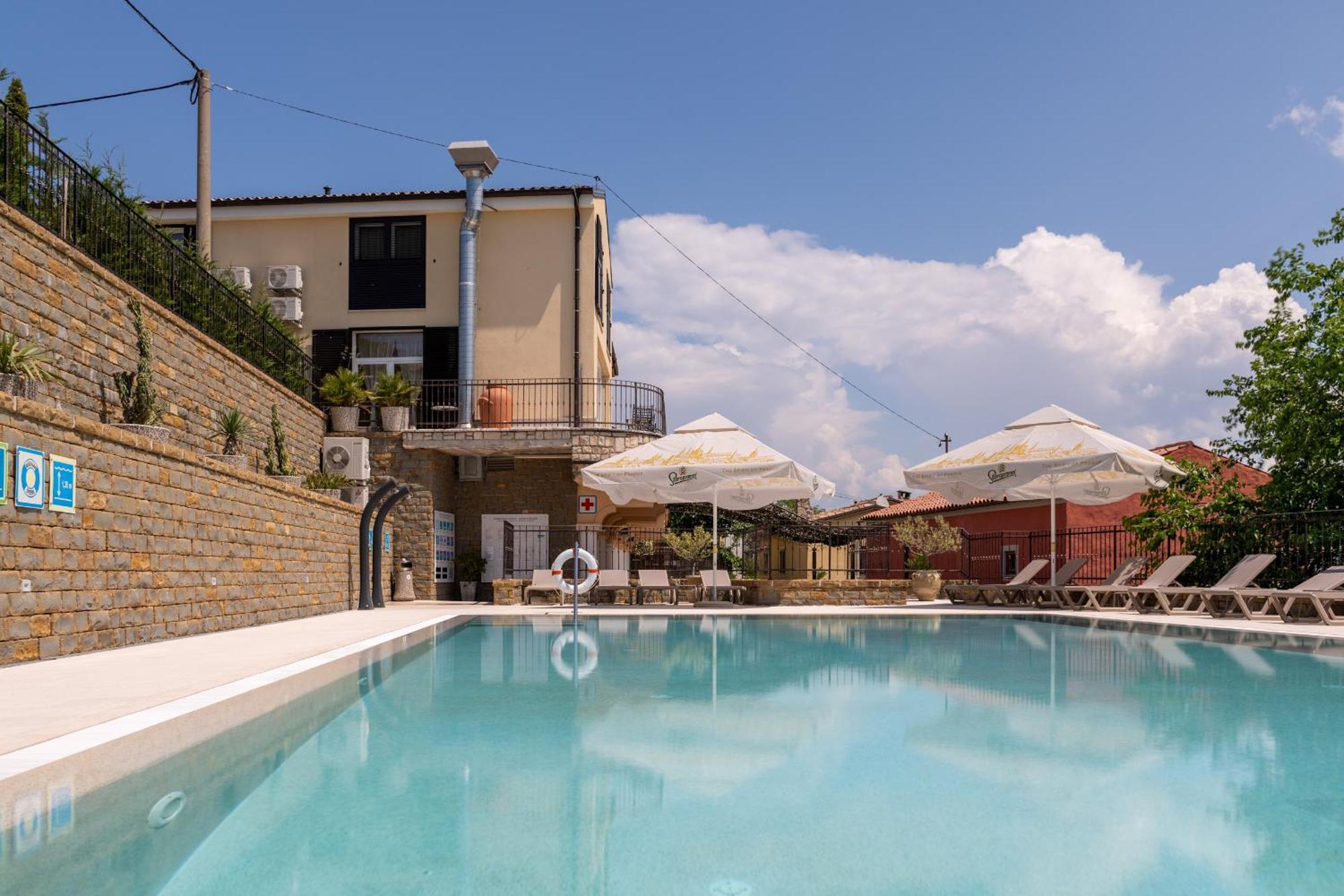 Hotel Stara Sola - Oleander Resort Korte Ngoại thất bức ảnh