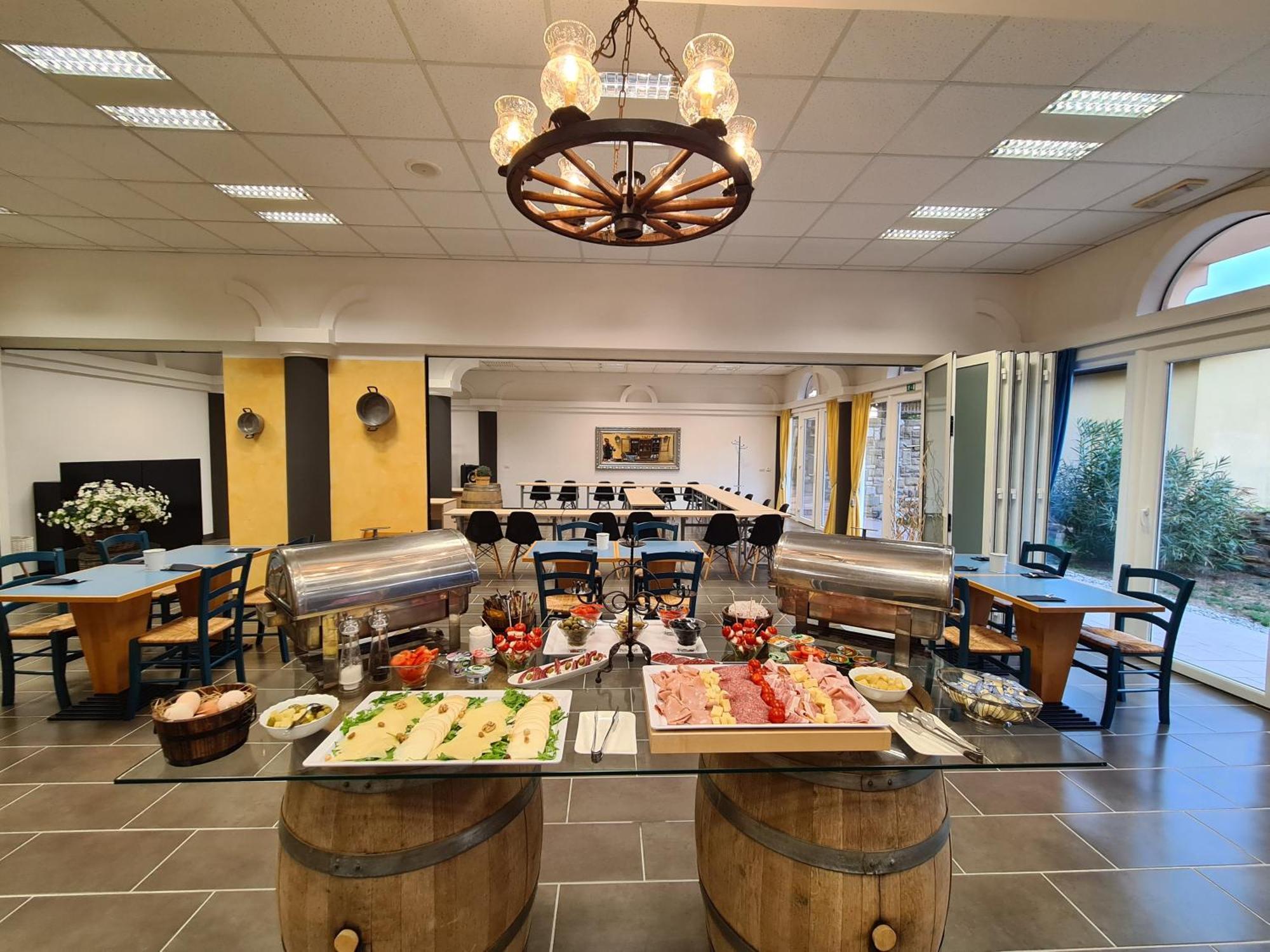 Hotel Stara Sola - Oleander Resort Korte Ngoại thất bức ảnh