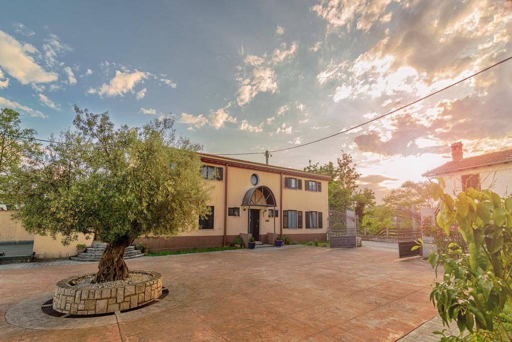 Hotel Stara Sola - Oleander Resort Korte Ngoại thất bức ảnh